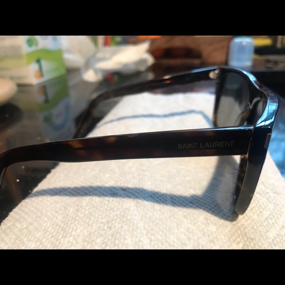 Saint laurent Sunglasses - Picture 2 of 5